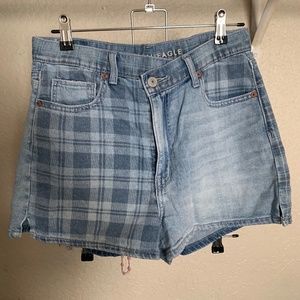 American Eagle High rise Mom Short size 6